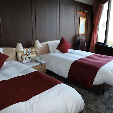 Hotel Sunlife Garden Хирацука Екстериор снимка