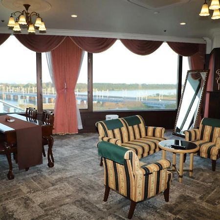 Hotel Sunlife Garden Хирацука Екстериор снимка