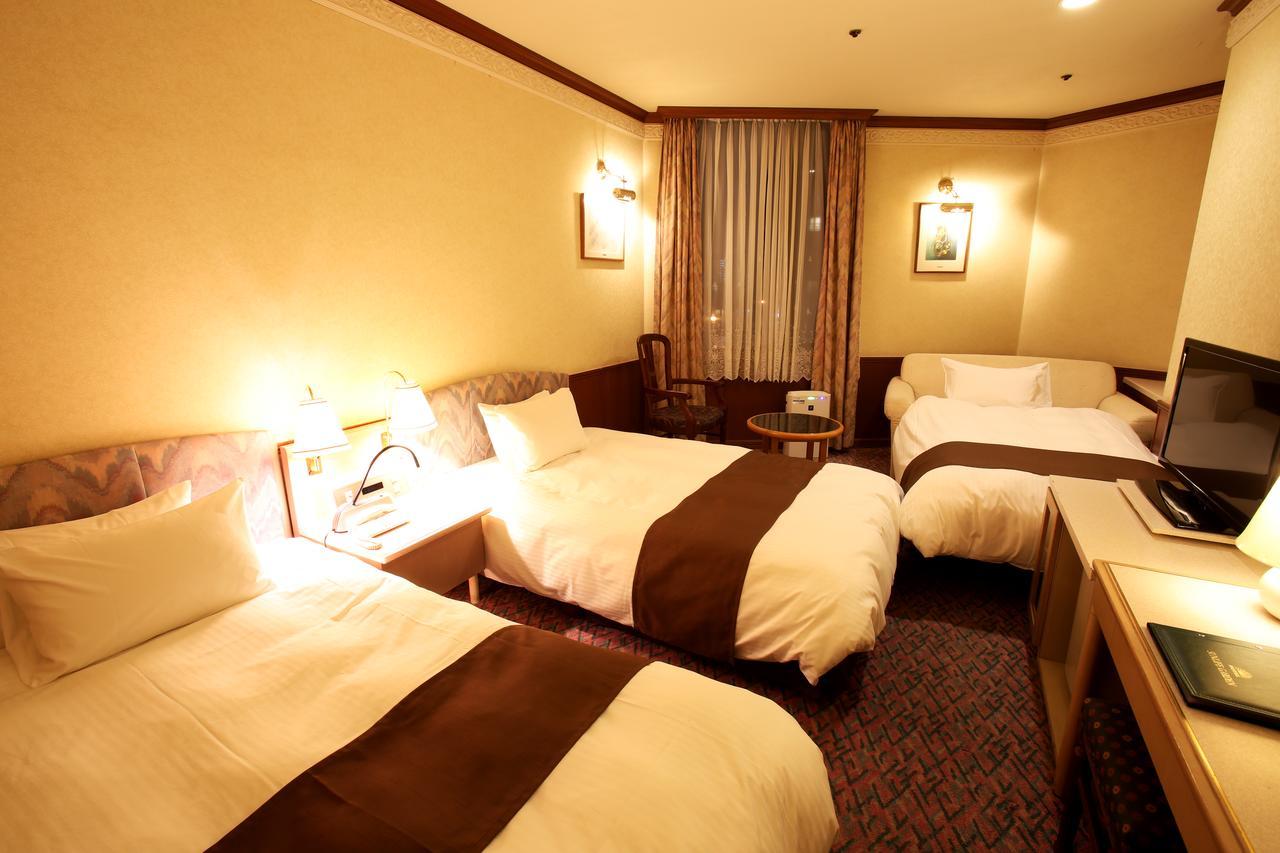 Hotel Sunlife Garden Хирацука Екстериор снимка